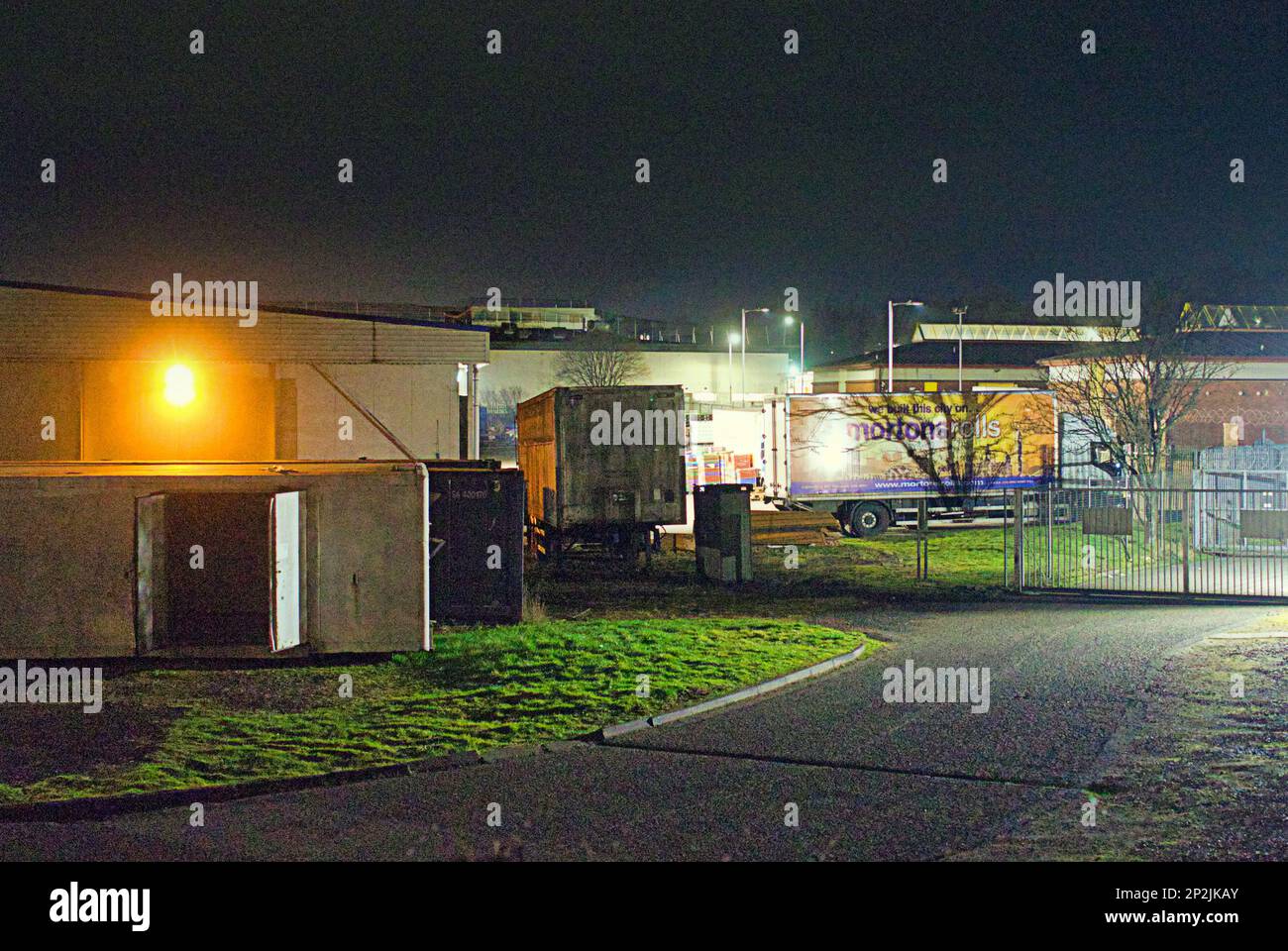 Glasgow, Schottland, Vereinigtes Königreich, 4. März 2023. Mortons Rollen gehen in die Verwaltung, nachdem es versäumt hat, Konten zu buchen und 250 Mitarbeiter zu entlassen, geschlossenes Hauptquartier in drumchapel ohne die übliche Nachtschicht, Credit Gerard Ferry/Alamy Live News Stockfoto