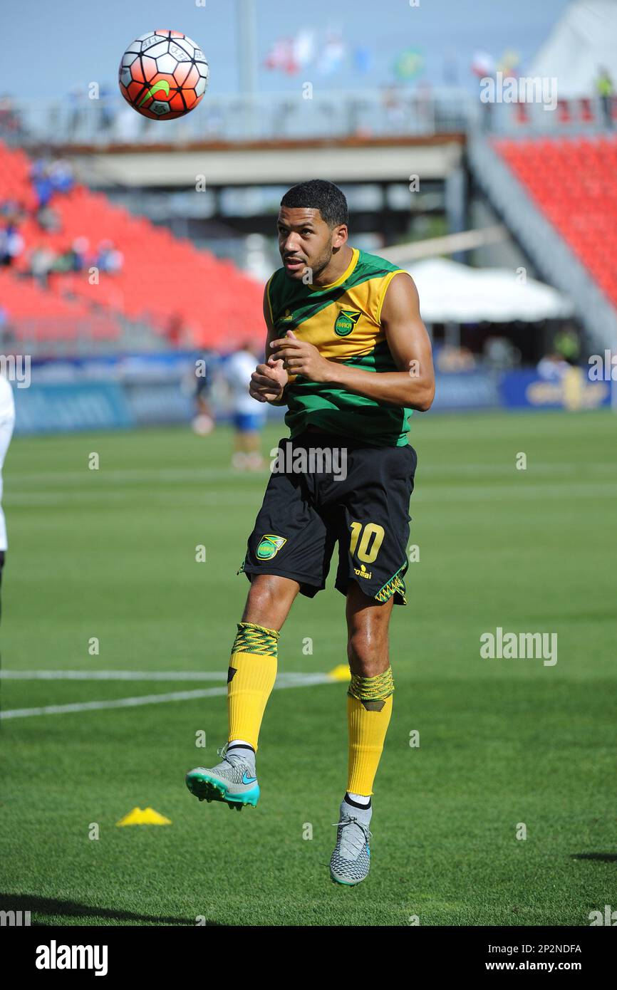 July 14, 2015: Jamaica MF Joel Mcanuff (10) in warm ups during the CONCACAF Gold Cup game between Jamaica and El Salvador at BMO Field in Toronto, Ont. (Icon Sportswire via AP Images) Stockfoto