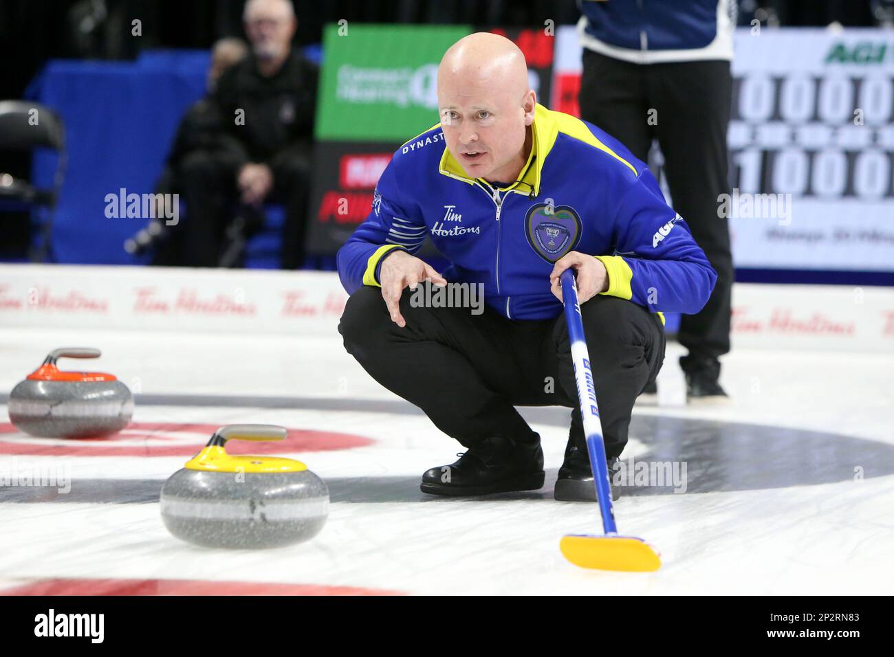 London, Kanada. 04. März 2023. London Ontario Canada, März 3 2023. Der 2. Tag des Tim Hortons Brier ist unterwegs. Kevin Koe vom Team Alberta. Kredit: Luke Durda/Alamy Live News Stockfoto