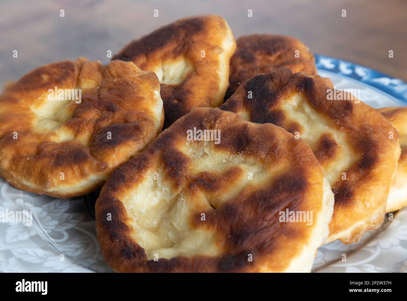 Braten brot kochen -Fotos und -Bildmaterial in hoher Auflösung – Alamy