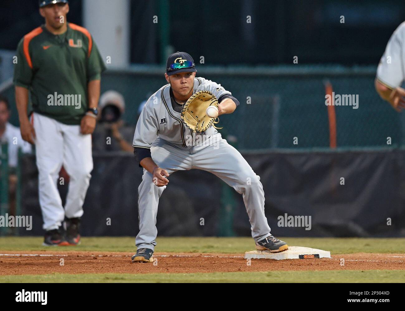 14 May 2015: Georgia Tech infielder Thomas Smith (13) plays against the University of Miami at Alex Rodriguez Park at Mark Light Field, Coral Gables, Florida, in Miami's 3-0 victory. (Icon Sportswire via AP Images) Stockfoto