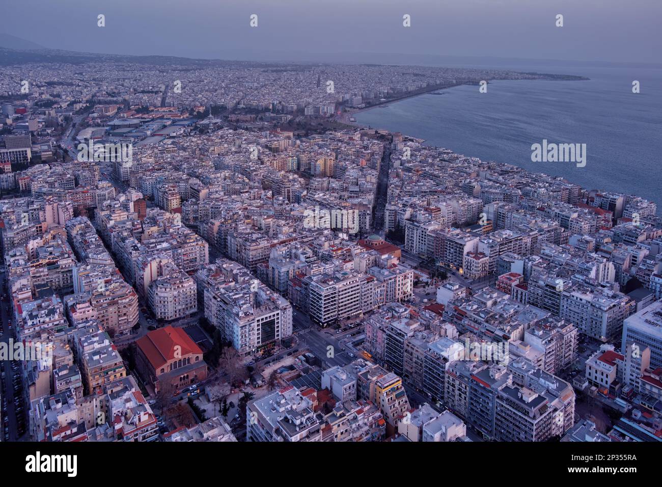 Die Stadt Thessaloniki aus der Vogelperspektive. Thessaloniki ist die zweitgrößte Stadt Griechenlands und die Hauptstadt Griechisch-Mazedoniens. Bild wurde mit Actio aufgenommen Stockfoto