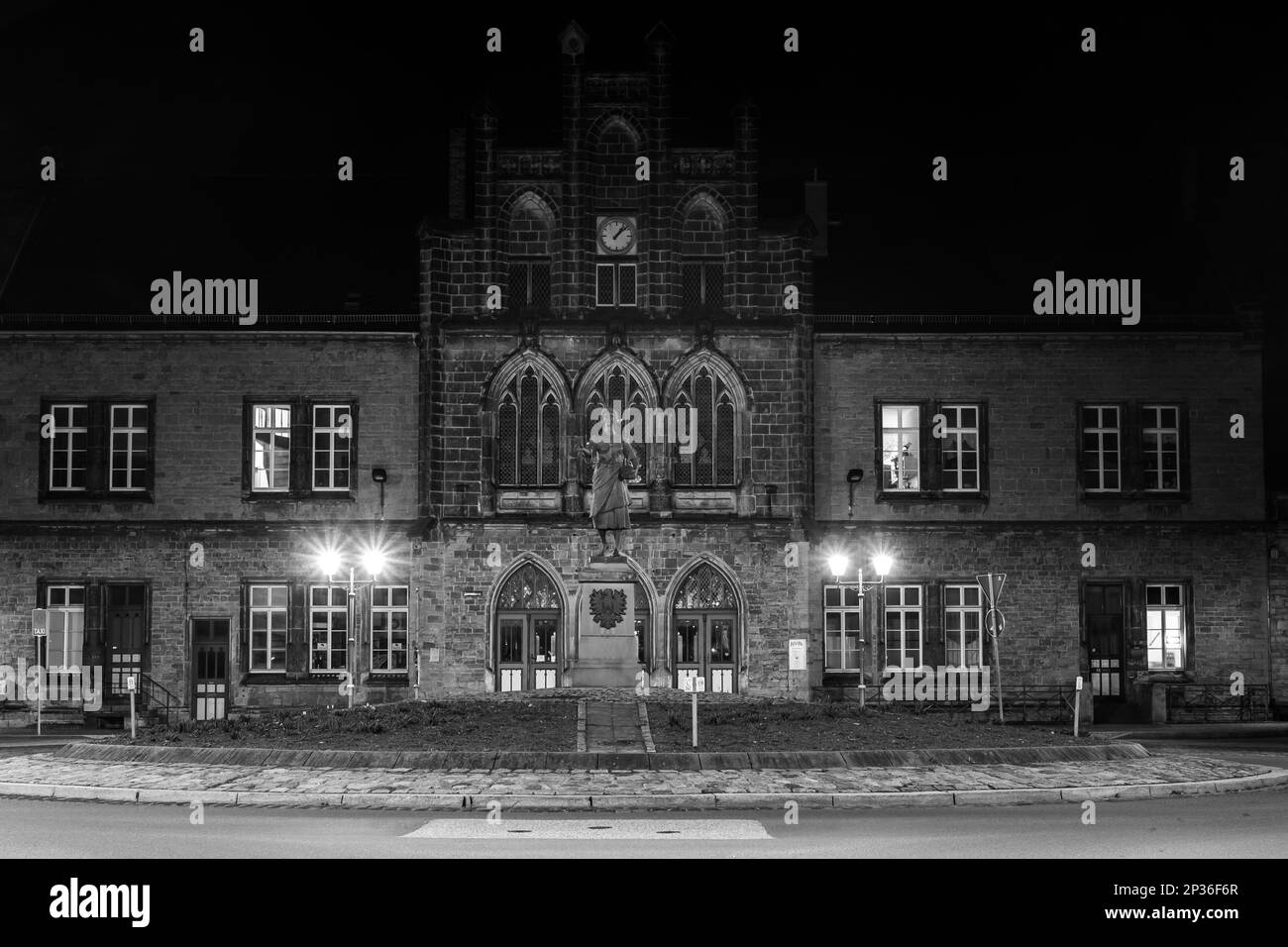 Nachtaufnahme vom Bahnhof Quedlinburg Stockfoto