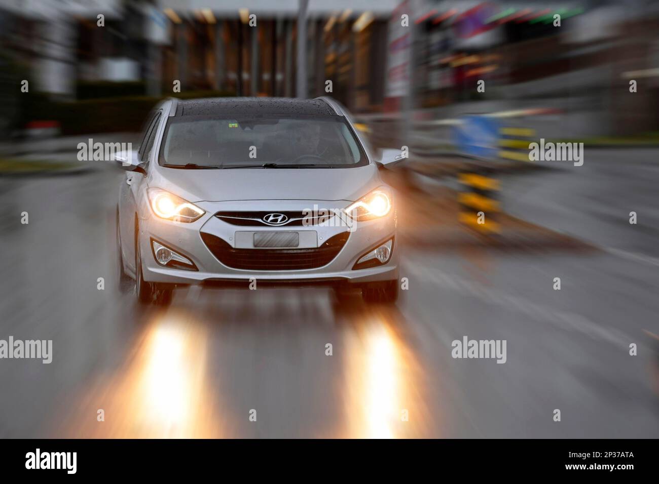 Bild Wird Gelöscht Dämmerungsauto-Regen Stockfoto