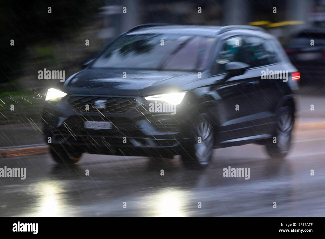 Regen In Der Abenddämmerung Stockfoto