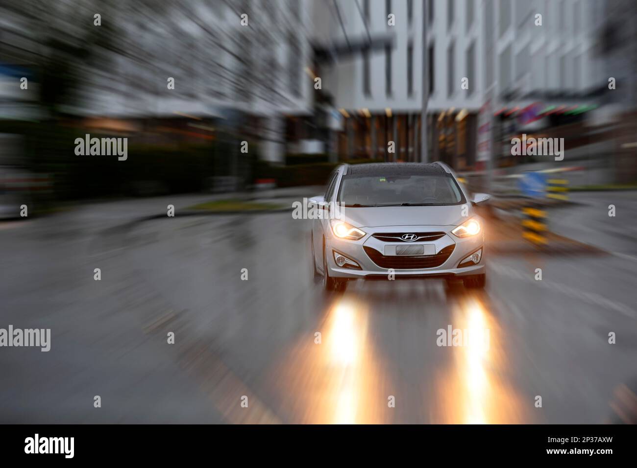 Bild Wird Gelöscht Dämmerungsauto-Regen Stockfoto