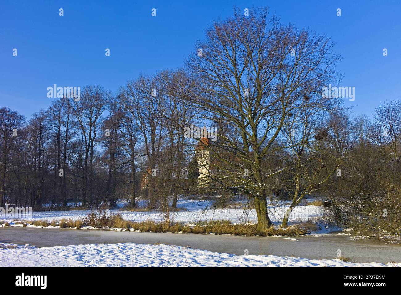 Die Kirche Neu Sankt Jürgen im Winter, Bezirk Osterholz, bei Worpswede Stockfoto