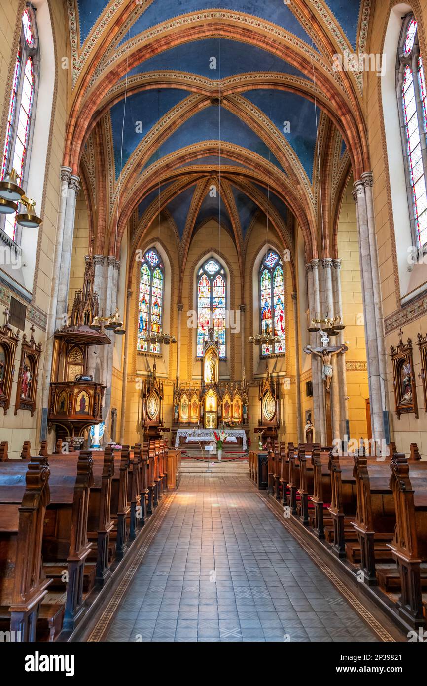 Das Innere der Kirche Heiliges Herz Jesu (Cerkev Srca Jezusovega) in Ljubljana, Slowenien, neogotische Architektur aus dem Jahr 1882 von Adolf Wagner. Stockfoto
