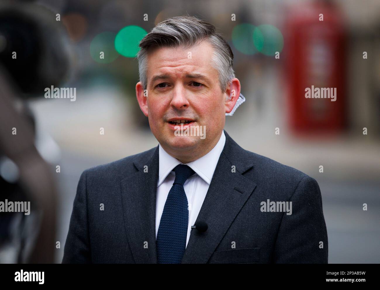 London, Großbritannien. 5. März 2023. Jonathan Ashworth, Shadow Work and Pensions Secretary, erscheint am Sonntag in den BBC Studios mit Laura Kuenssberg. Kredit: Mark Thomas/Alamy Live News Stockfoto