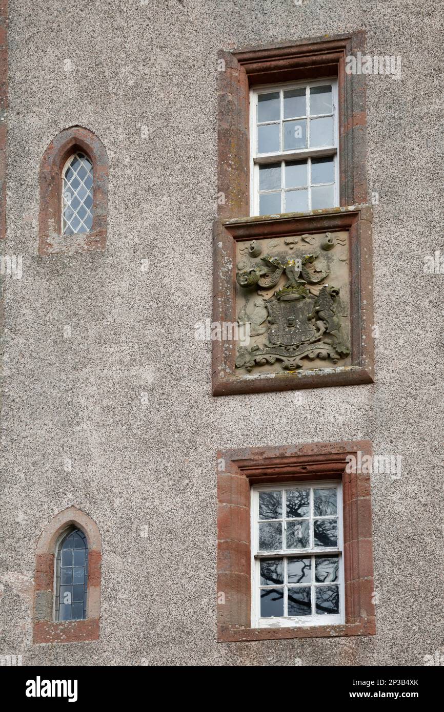 Turm in der Polwarth Church, Duns, Berwickshire, mit dem Wappen für die Humes von Marchmont. Stockfoto