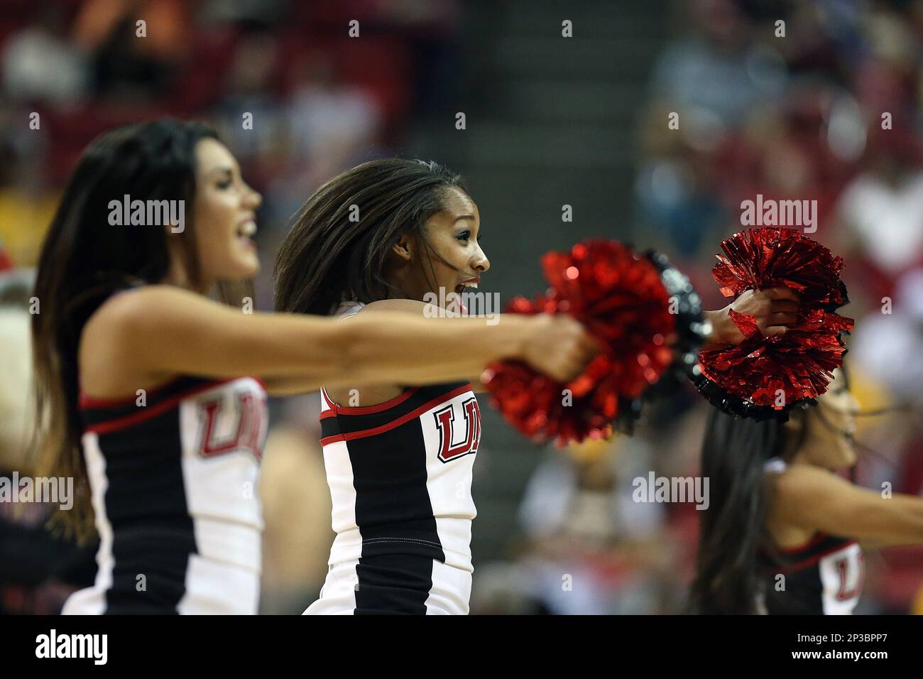 12 March 2015: UNLV Rebels cheerleaders perform during the first half of the Mountain West Men's Basketball tournament game between the San Diego State Aztecs and the UNLV Runnin' Rebels at the Thomas and Mack Center in Las Vegas, Nv. (Icon Sportswire via AP Images) Stockfoto