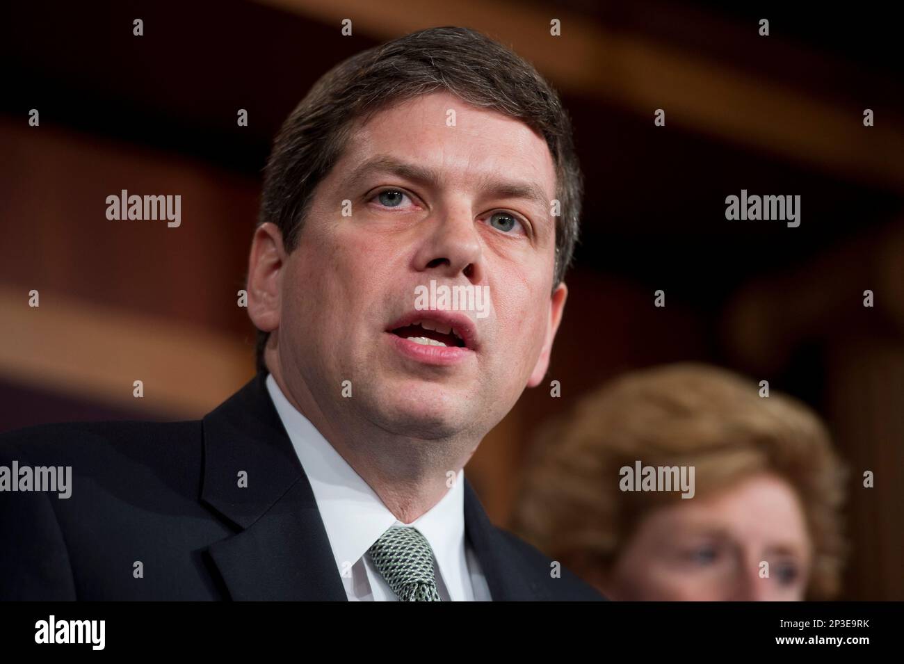 UNITED STATES - DECEMBER 05: Sen. Mark Begich, D-Alaska, speaks during a news conference in the Capitol calling on the House to act on a Senate passed tax cut bill that would help the middle class. (Photo By Tom Williams/CQ Roll Call) (CQ Roll Call via AP Images) Stockfoto