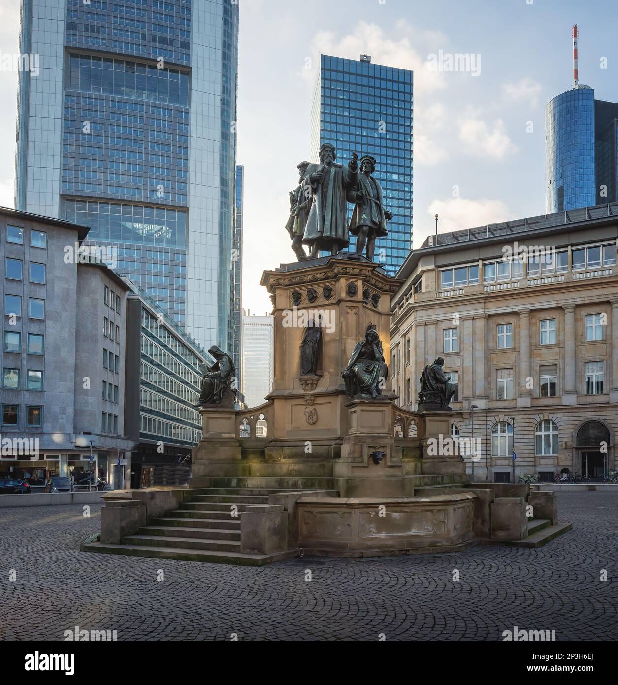 Johannes Gutenberg-Denkmal am Rossmarkt - Frankfurt, Deutschland Stockfoto