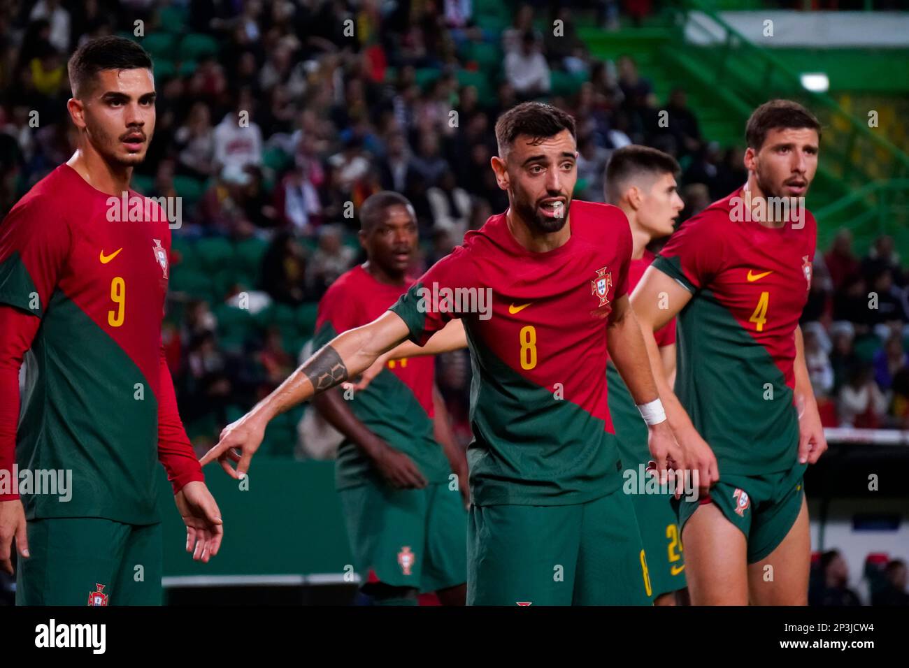 André Silva, Bruno Fernandes und Rúben Dias aus Portugal während des freundlichen Fußballspiels zwischen Portugal und Nigeria im Stadion Alvalade Stockfoto