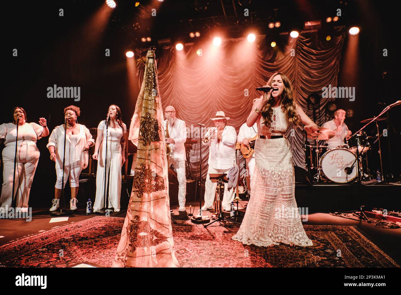 Bern, Schweiz. 04. März 2023. Der englische Soul und R&B-Sänger Joss Stone führt ein Live-Konzert im Bierhübeli in Bern auf. (Foto: Gonzales Photo/Alamy Live News Stockfoto