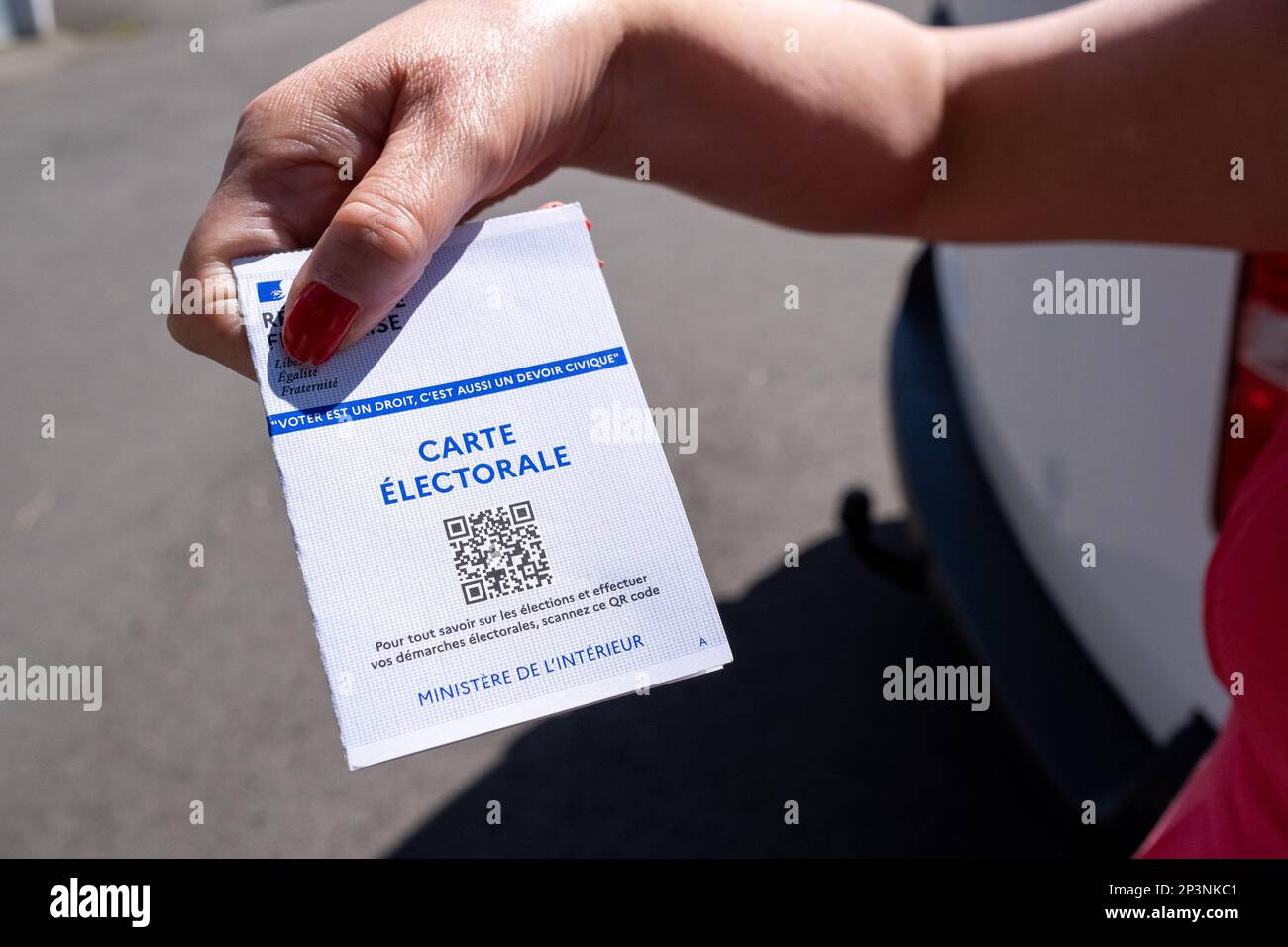 Wahllokal für die erste Runde der Parlamentswahlen in Dinan. Brittany, Frankreich. Stockfoto