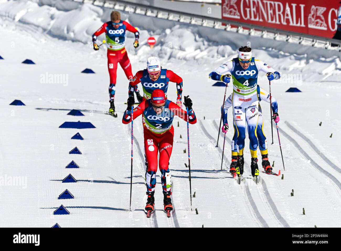 Planica, Slowenien. 05. März 2023. Paal Golberg (2) von Norwegen in Aktion, um den 50km-Massen-Start-Skilanglauf der FIS Nordic Ski World Championships in Planica für Männer zu gewinnen. (Foto: Andrej Tarfila/SOPA Images/Sipa USA) Guthaben: SIPA USA/Alamy Live News Stockfoto