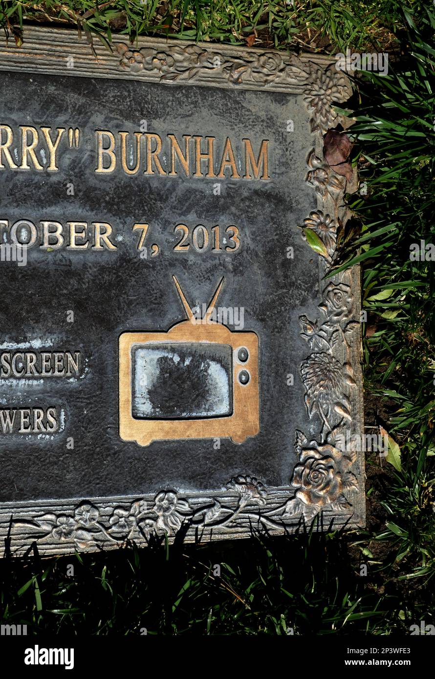 Long Beach, Kalifornien, USA 2. März 2023 Schauspielerin Terry Burnham's Grave in Benevolence Section auf dem Forest Lawn Long Beach Memorial Park Cemetery am 2. März 2023 in Long Beach, Kalifornien, USA. Foto: Barry King/Alamy Stock Photo Stockfoto