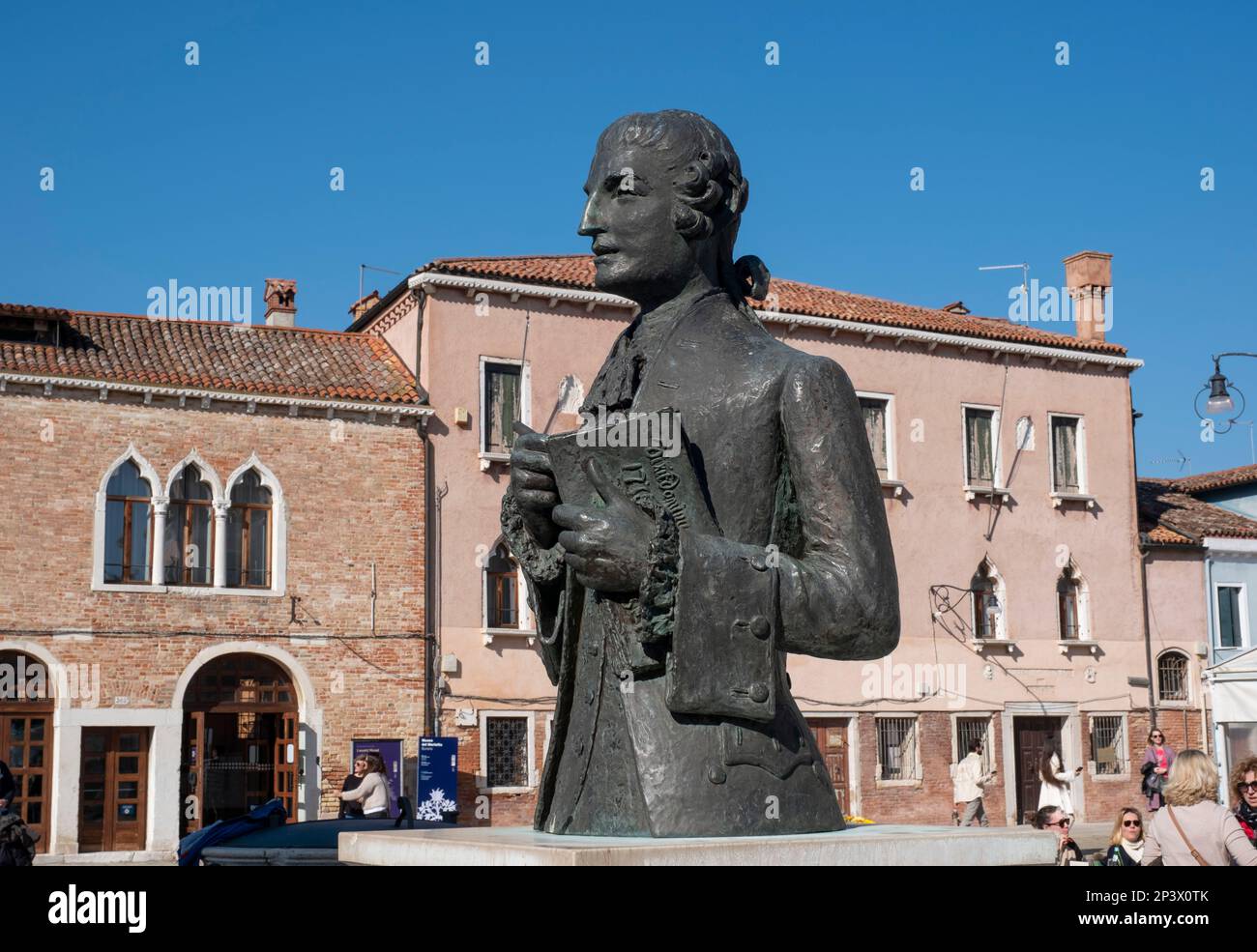 Statue des italienischen Komponisten Baldassare Galuppi aus dem 18. Jahrhundert, Burano Venedig, Venetien, Italien Stockfoto