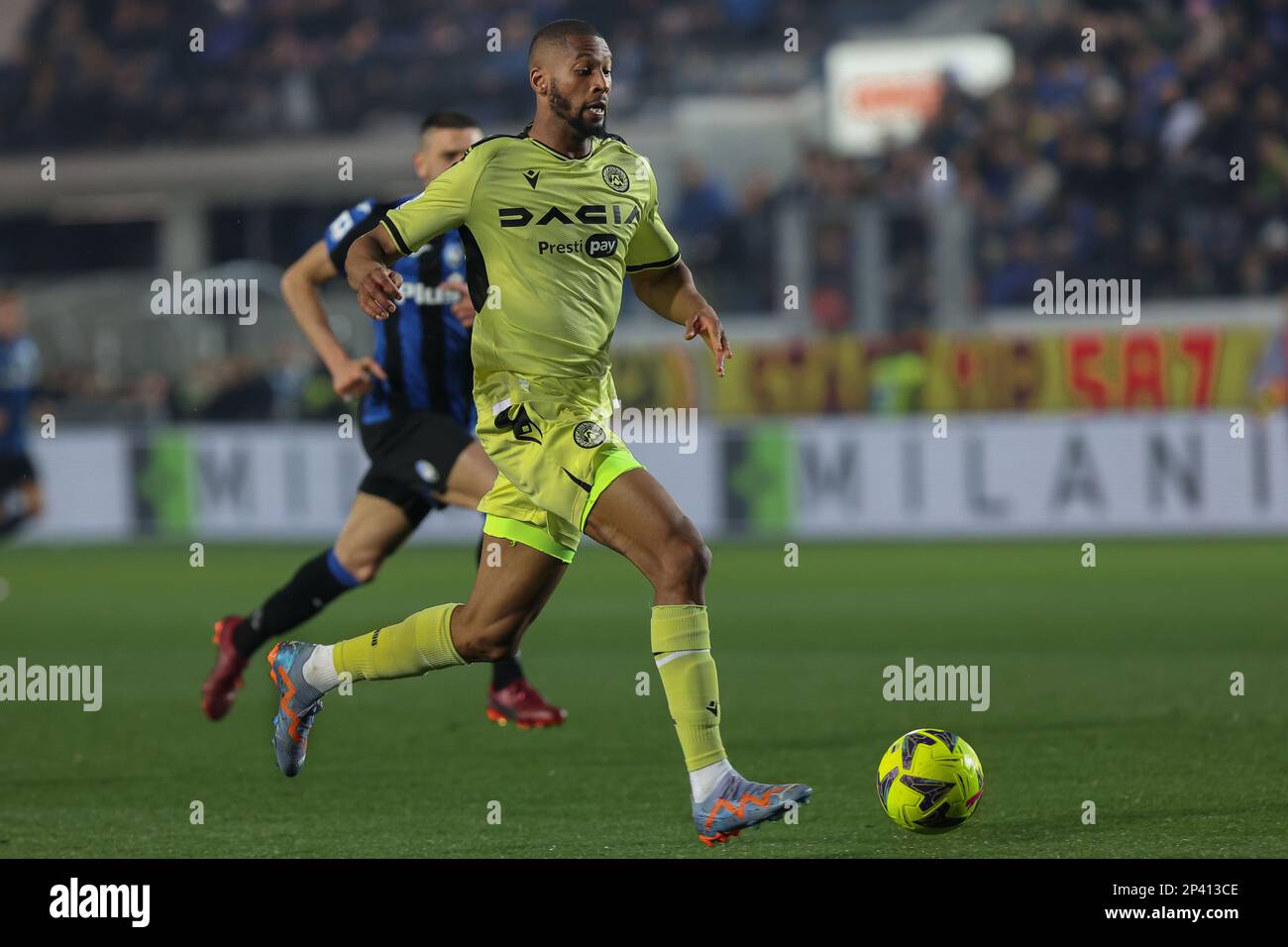 Bergamo, Italien. 04. März 2023. Italien, Bergamo, 4. März 2023: Beto (udinesischer Stürmer) fährt in der ersten Halbzeit während des Fußballspiels ATALANTA gegen UDINESE, Serie A Tim 2022-2023 Day 25 im Gewiss Stadion in den Strafbereich. (Foto: Fabrizio Andrea Bertani/Pacific Press/Sipa USA) Guthaben: SIPA USA/Alamy Live News Stockfoto