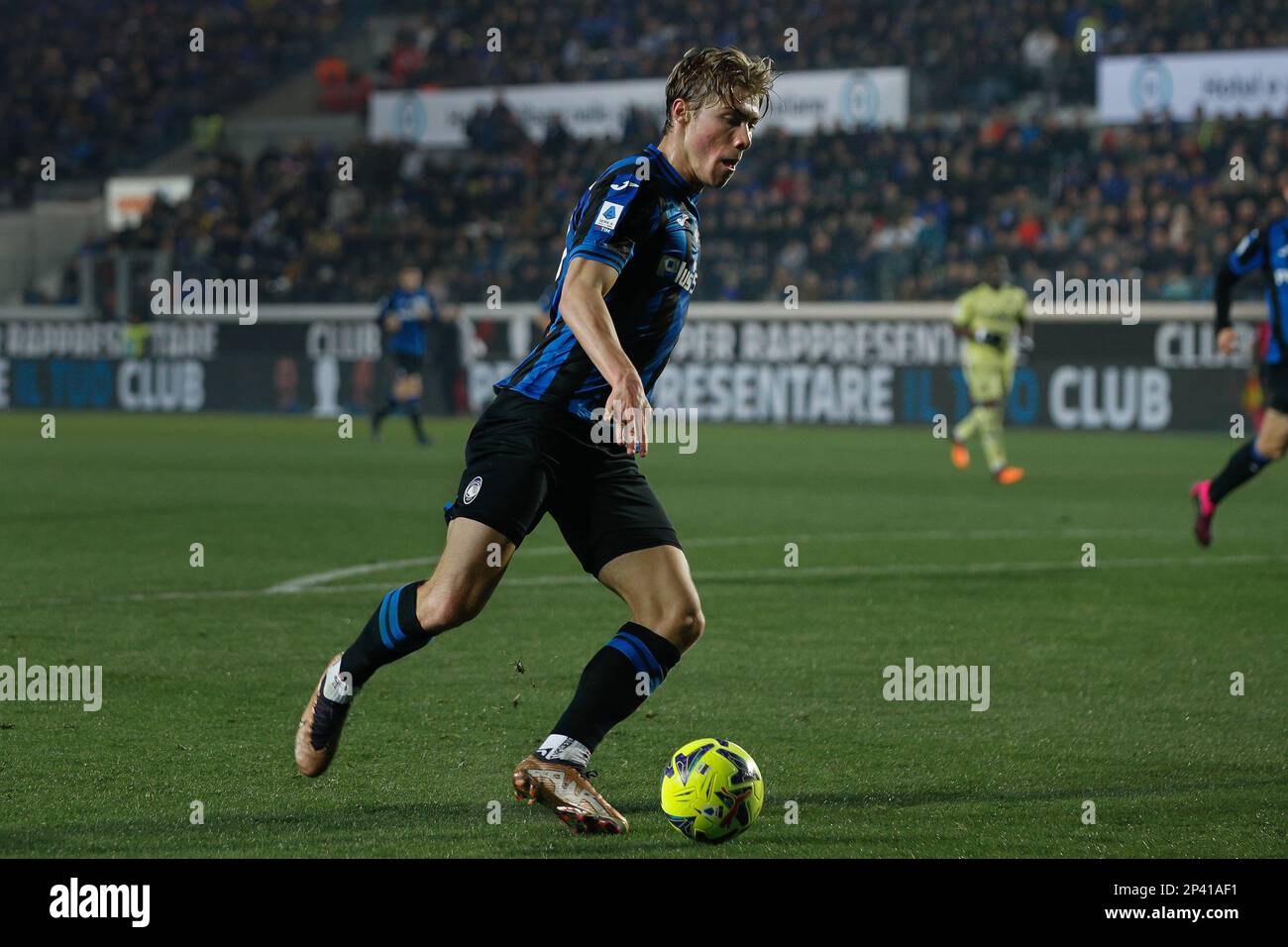 Bergamo, Italien. 04. März 2023. Italien, Bergamo, 4. März 2023: Rasmus Hojlund (Atalanta-Stürmer) fährt in der zweiten Halbzeit während des Fußballspiels ATALANTA gegen UDINESE, Serie A Tim 2022-2023 Day 25 im Gewiss Stadion in den Strafbereich. (Foto: Fabrizio Andrea Bertani/Pacific Press/Sipa USA) Guthaben: SIPA USA/Alamy Live News Stockfoto