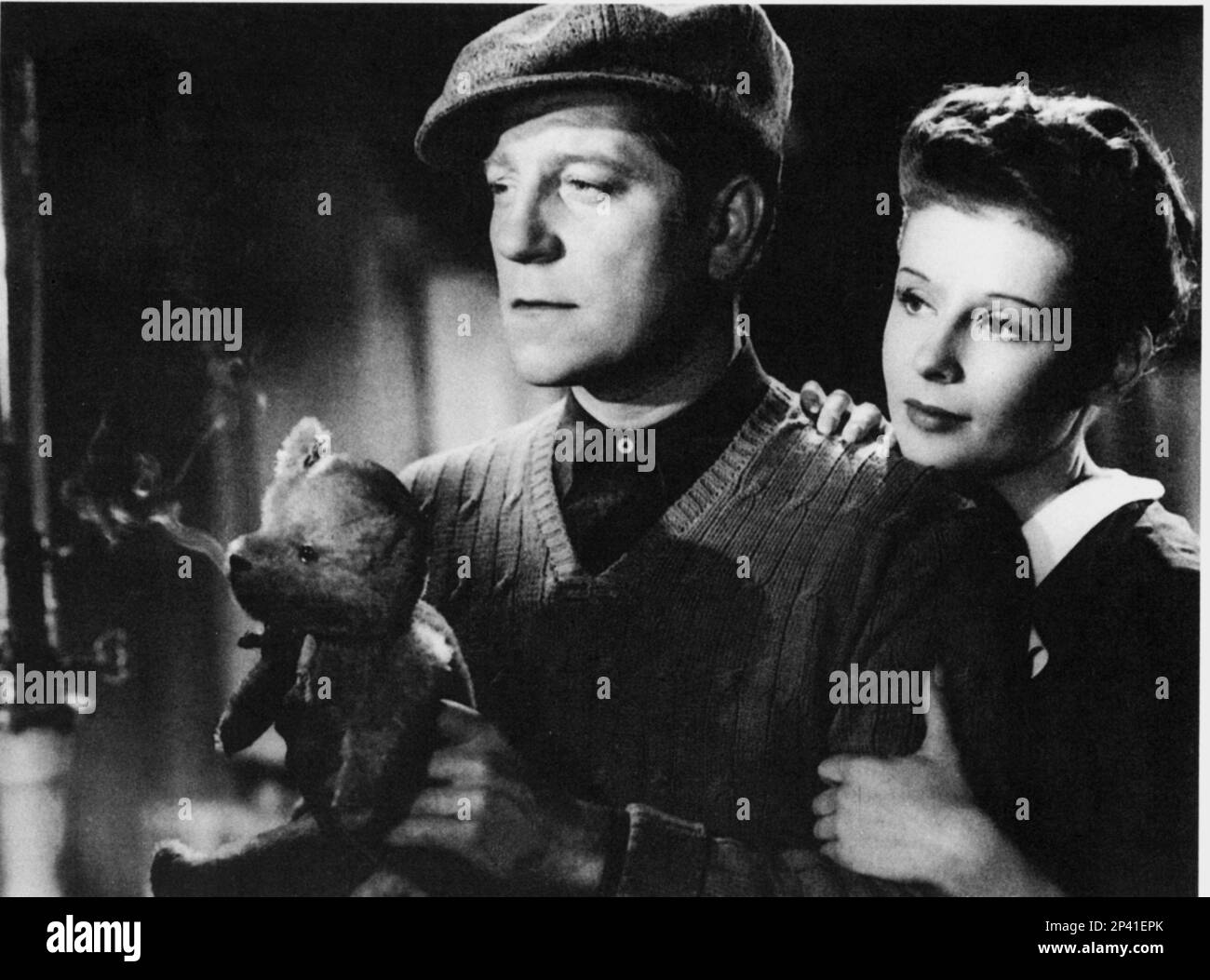 Jean gabin 1939 Schwarzweiß-Stockfotos und -bilder - Alamy