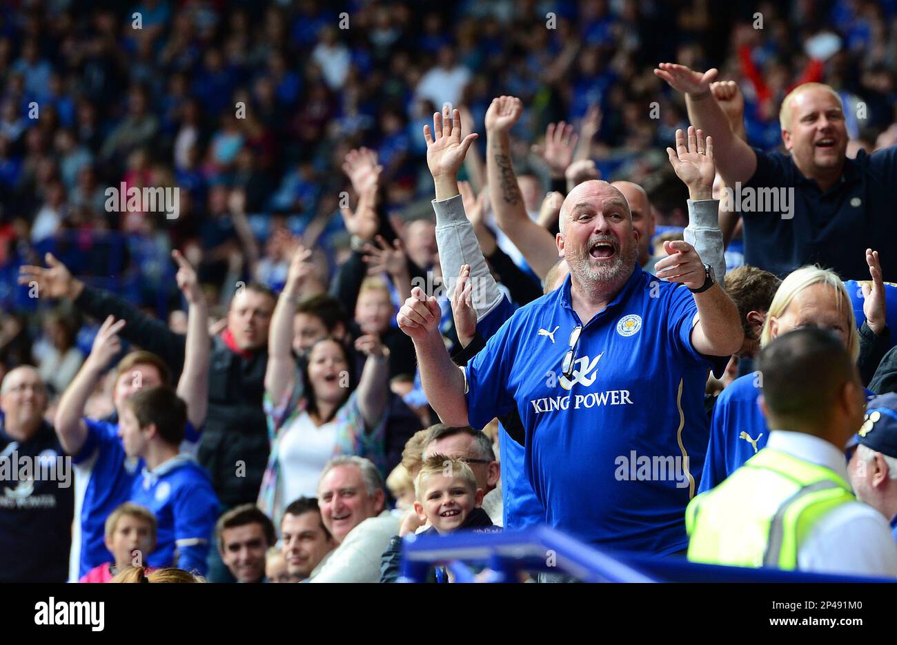 Aug. 16, 2014 - Leicester, United Kingdom - Leicester City fans taunt the Everton fans - Barclays Premier League - Leicester City vs Everton - King Power Stadium - Leicester - England - 16th August 2014 - Pic Simon Bellis/Sportimage. (Cal Sport Media via AP Images) Stockfoto