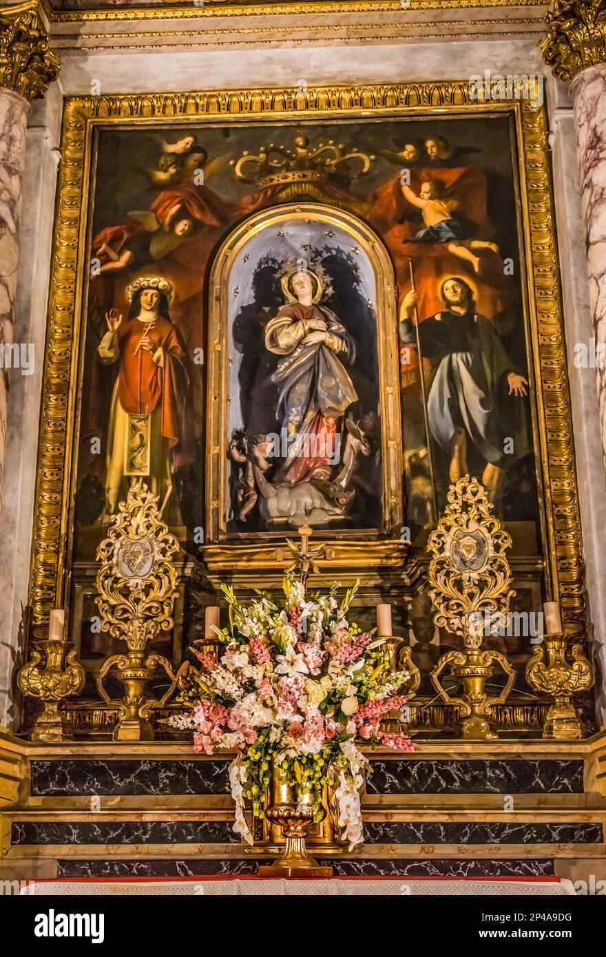 Kapelle Jungfrau Maria Statue Gemälde der Heiligen Rosalie von Palermo und der Basilika Saint-Marie und der katholischen Kathedrale Chur von Saint-Roche Stockfoto