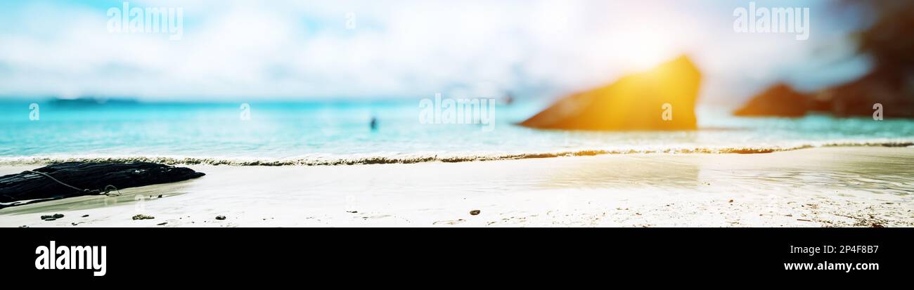 Verschwommener tropischer Strand, einfacher Hintergrund Stockfoto