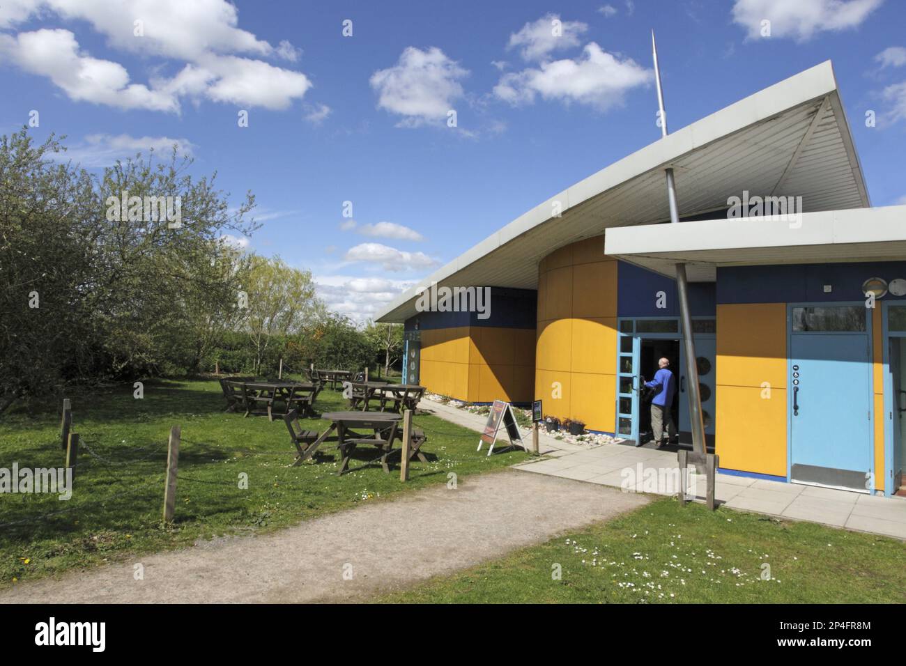 Besucherzentrum und Picknick-Bereich, Rye Meads RSPB Reserve, Hoddesdon, Lea Valley, Hertfordshire, England, Vereinigtes Königreich Stockfoto