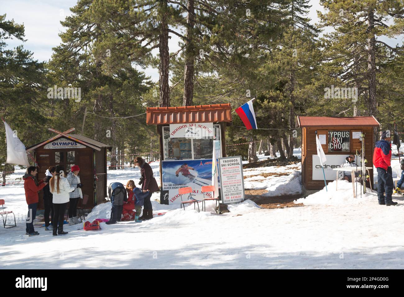 Zypern, Troodos-Berge, Skischulen-Kioske. Stockfoto