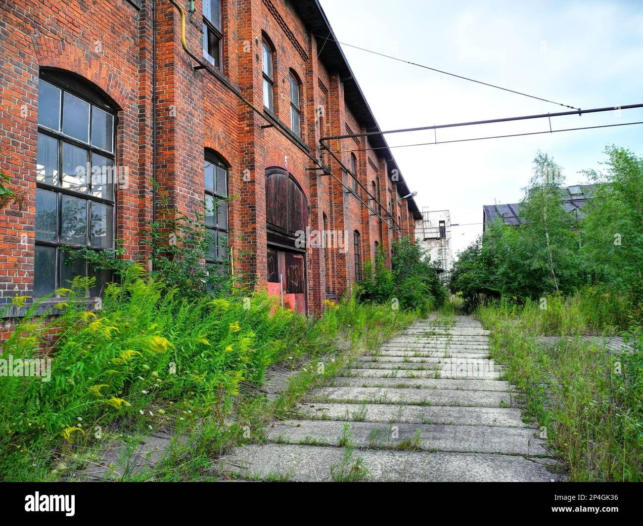 Altes rotes Backsteinfabrikgebäude Stockfoto