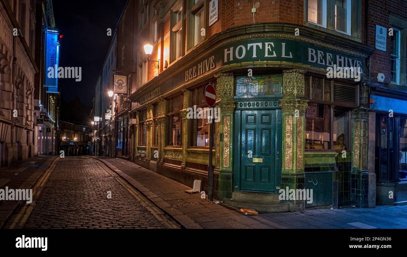 Das Beehive Hotel, High Bridge Street, Newcastle upon Tyne, an einem einsamen Abend Stockfoto