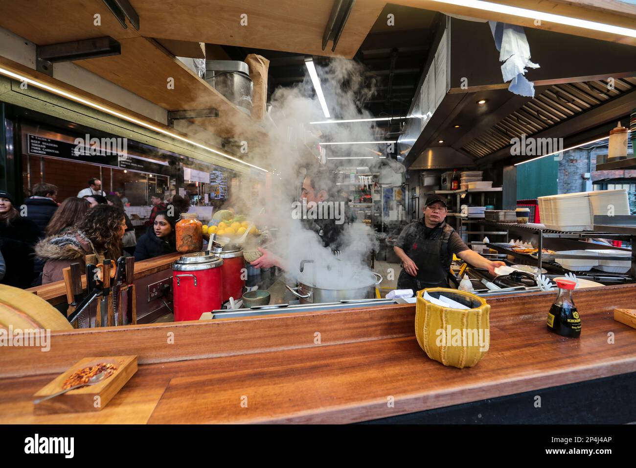 Steamy Noodle Shop, Borough Market, London. Stockfoto