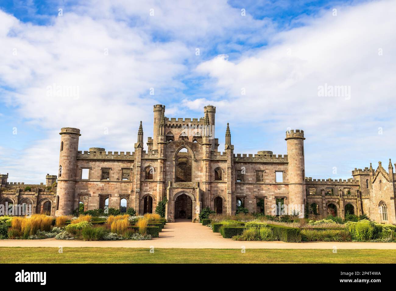 Imposante Ruinen von Lowther Castle im Lake District von England. Stockfoto