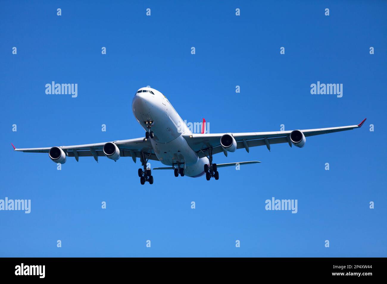 Saint Denis, La Réunion - September 20 2014: Airbus A340 von Air Mauritius landet zum Rolland Garros Airport auf der Insel Reunion. Stockfoto