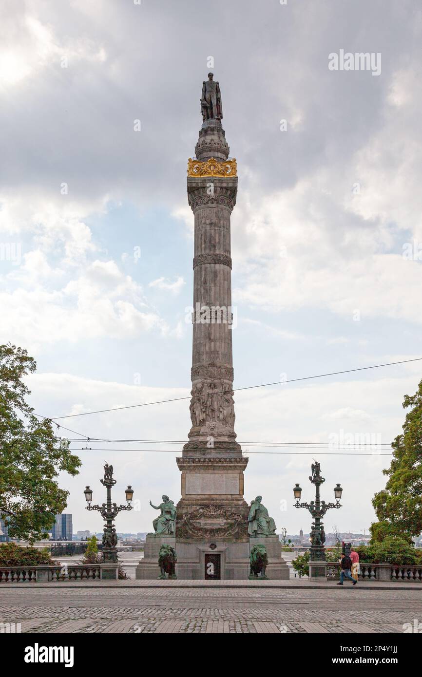 Brüssel, Belgien - Juli 02 2019: Die Kongresssäule (Französisch: Colonne du Congrès) ist eine 47-m. Kolumne zum Gedenken an den 1830. Nationalkongress. Stockfoto