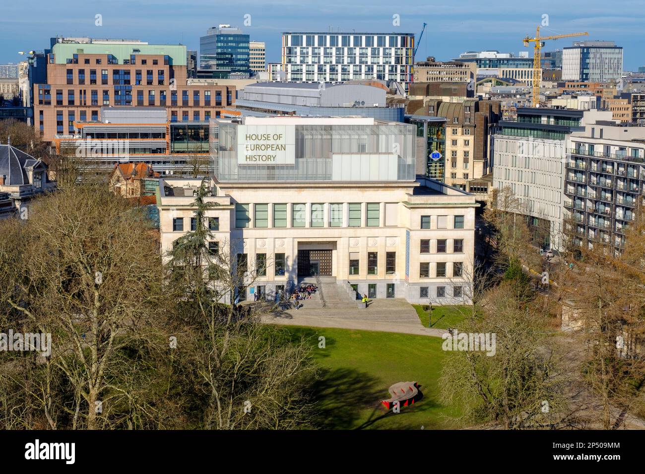 Haus der europäischen Geschichte im Leopold Park entlang der europäischen Institutionen | La Maison de l'histoire europeenne dans le Parc Leopold Stockfoto