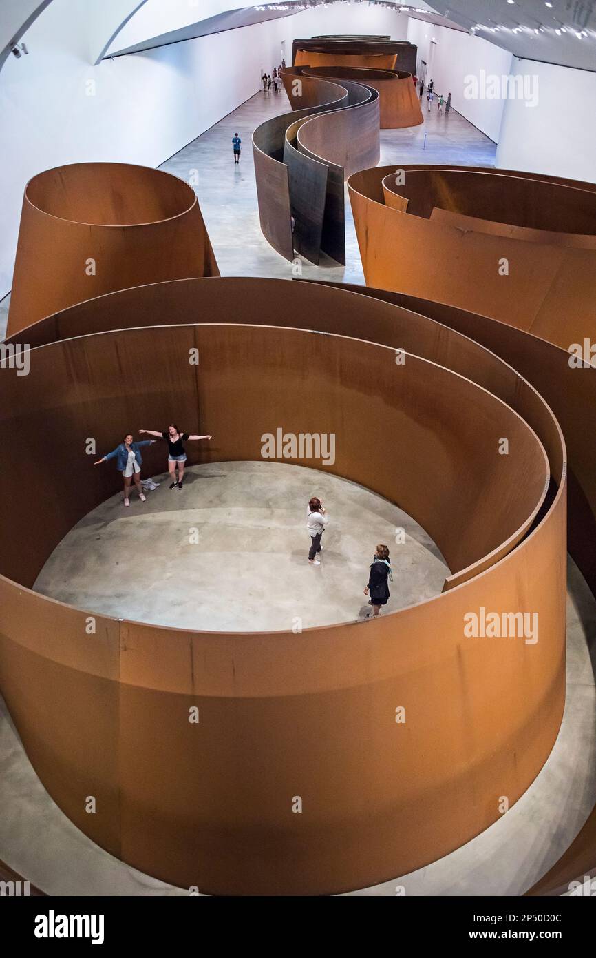 "Die Frage der Zeit" von Richard Serra, Guggenheim Museum, Bilbao, Spanien Stockfoto