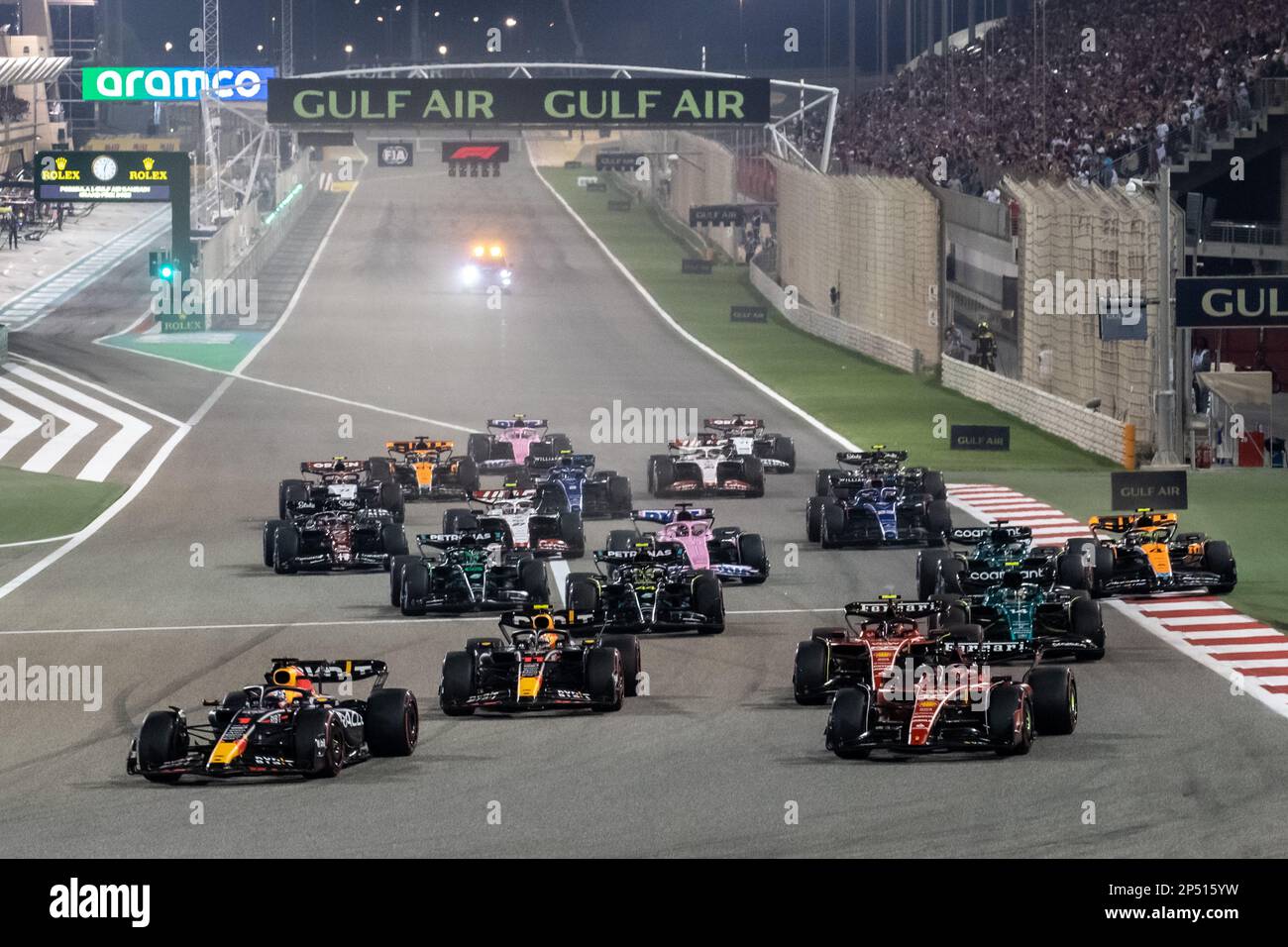 Sakhir, Bahrain. , . Weltmeisterschaft F1 2023. Bahrain GP. Start des Rennens mit Max Verstappen, Red Bull, führt an der ersten Ecke. MANAMA, BAHRAIN, Sakhir Circuit, 5. März 2023: Während des Formel 1 Grand Prix in Bahrain auf der Bahrain International Circuit in der Nähe von Manama City in der Stadt Sakhir am 05. März. 2023. Formel 1 - F1 Motorsport, gebührenpflichtiges Bild, Foto und Copyright © Cristiano BARNI/ ATP images (BARNI Cristiano /ATP/SPP) Kredit: SPP Sport Press Photo. Alamy Live News Stockfoto