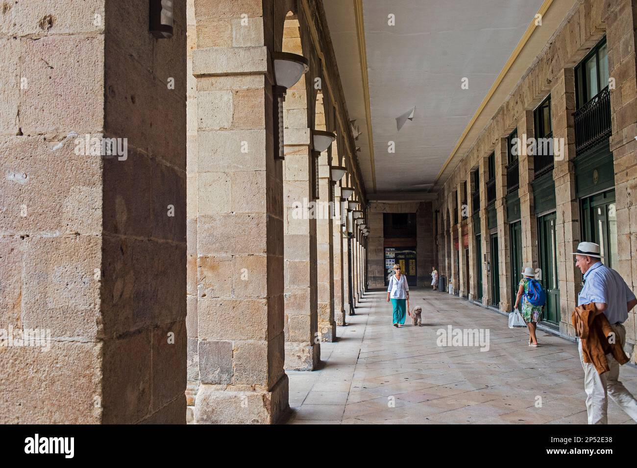 Arcade, an der Plaza Nueva o BARRIA PLAZA, Altstadt (Casco Viejo), Bilbao, Spanien Stockfoto