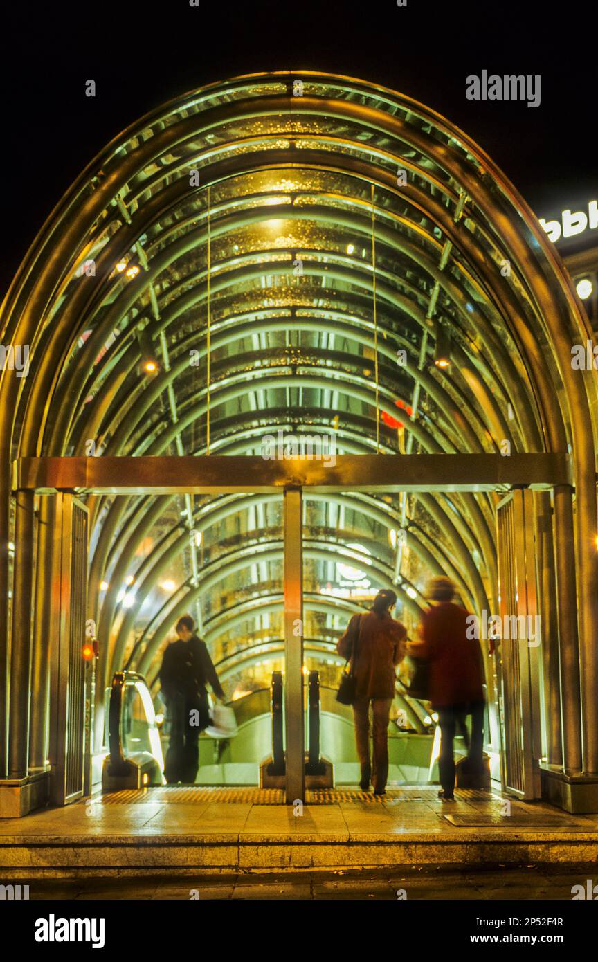 "Fosterito´, U-Bahn Eingang Architekt Norman Foster in Gran Vía, Bilbao, Vizcaya, Baskisches Land, Spanien Stockfoto