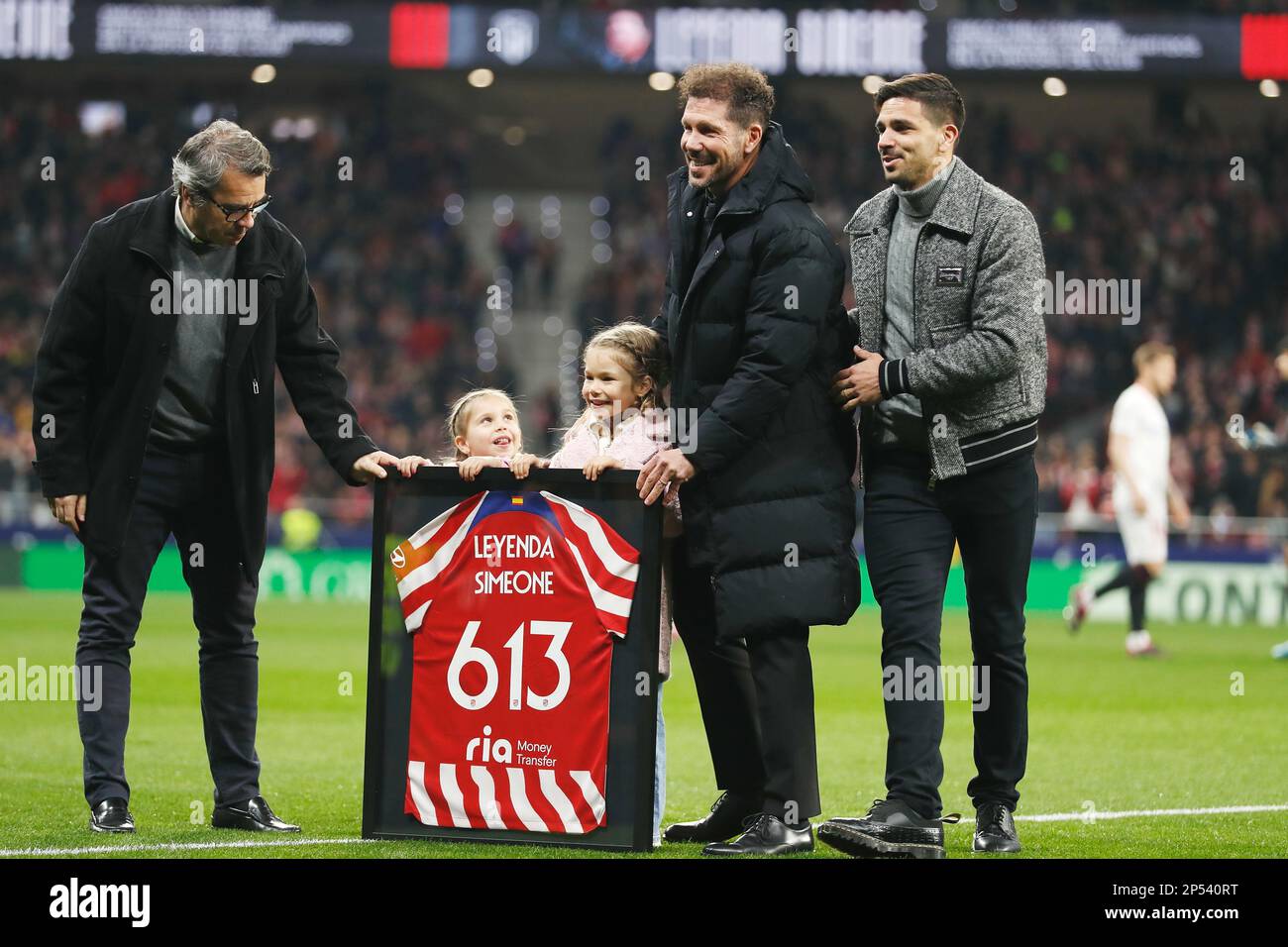 Madrid, Spanien. 4. März 2023. Diego Simeone (Atletico) Fußball : Simeone während der Zeremonie für die meisten Regisseure der Mannschaftsgeschichte vor dem spanischen Spiel "La Liga Santander" zwischen dem Club Atletico de Madrid 6-1 Sevilla FC im Estadio Civitas Metropolitano in Madrid, Spanien . Kredit: Mutsu Kawamori/AFLO/Alamy Live News Stockfoto