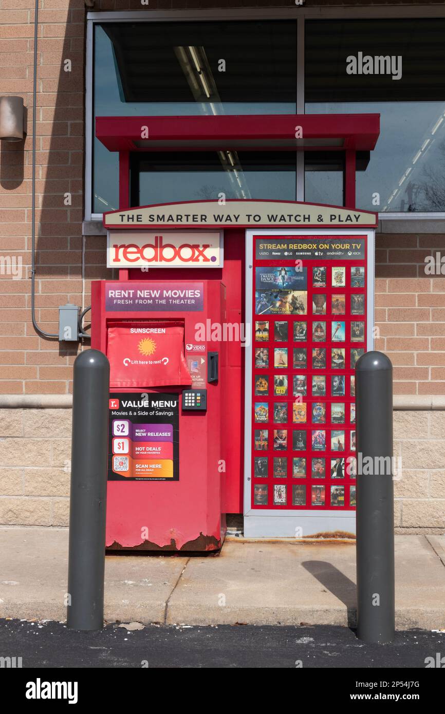 Anderson - ca. März 2023: Redbox Retail Kiosk. Redbox vermietet DVDs, Blu-Ray und Videospiel-Discs. Stockfoto