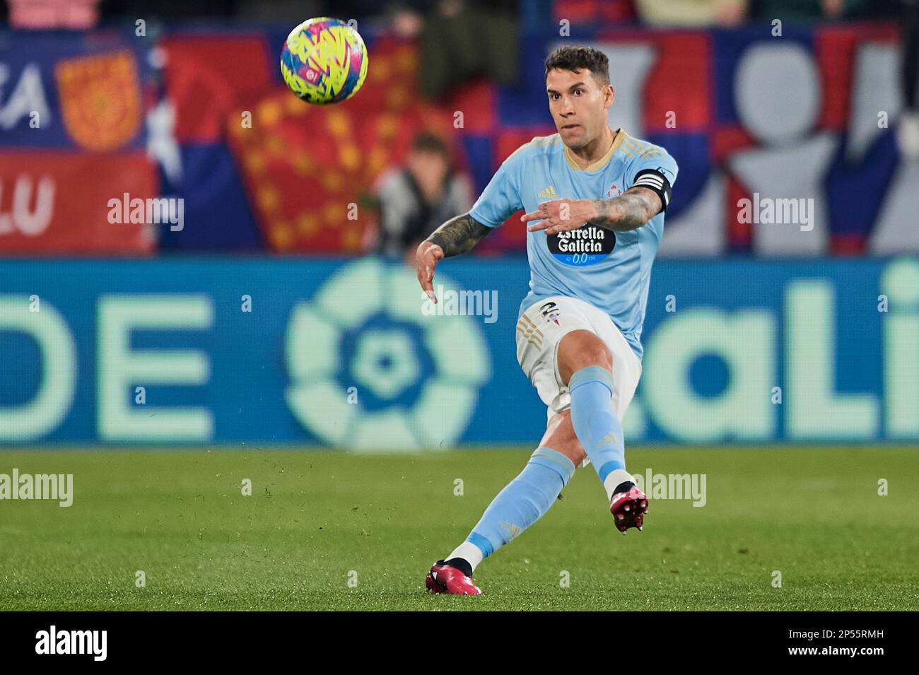 Pamplona, Spanien. 6. März 2023 Pamplona, Spanien. 06/03/2023, Hugo Mallo von RC Celta während des Spiels La Liga zwischen CA Osasuna und RC Celta, gespielt im El Sadar Stadium am 6. März 2023 in Pamplona, Spanien. (Foto: Cesar Ortiz / PRESSIN) Stockfoto