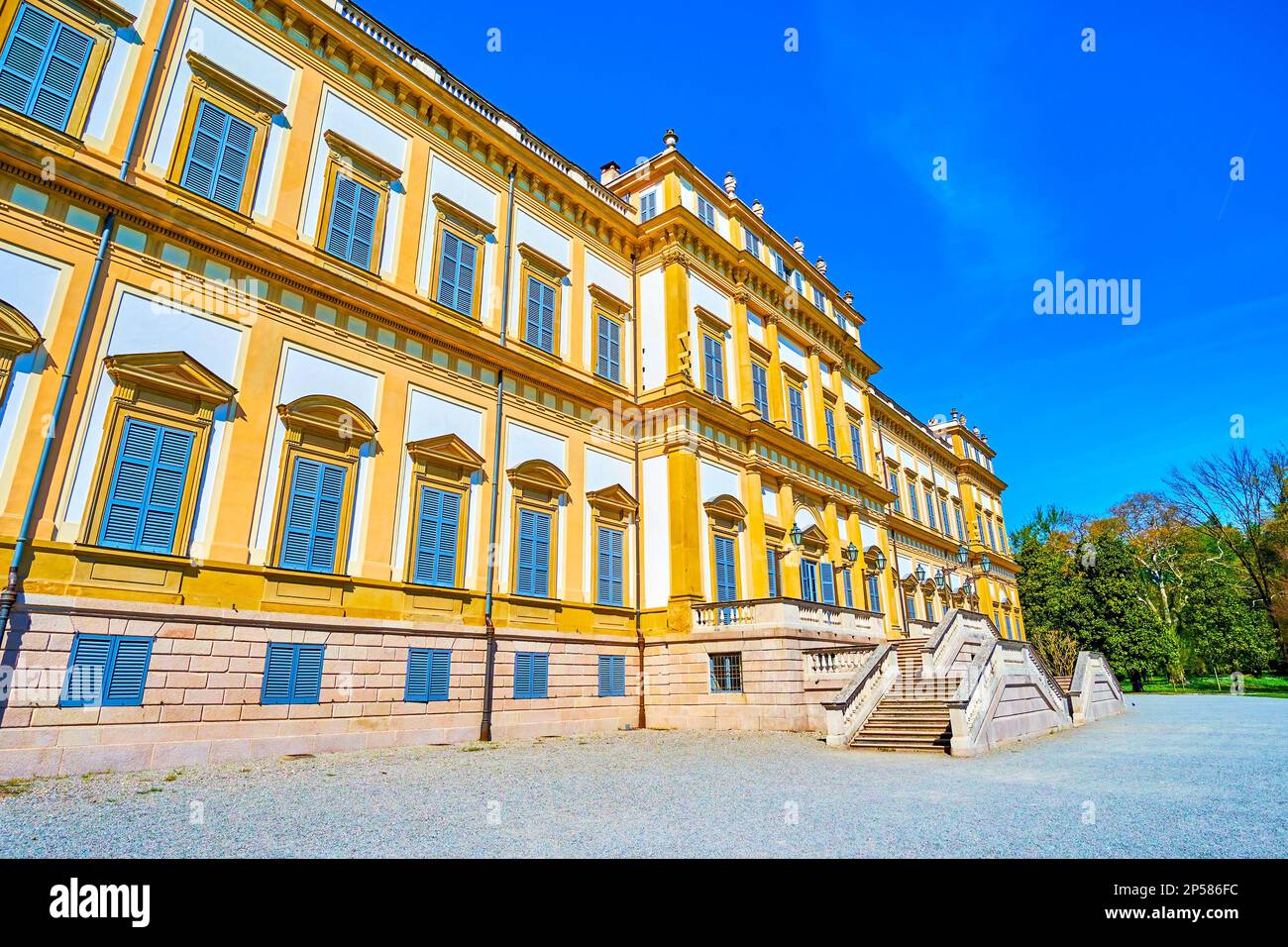 Fassade der Villa reale di Monza (Königliche Villa von Monza), der ehemaligen Residenz der Monarchen-Familie, Monza, Italien Stockfoto