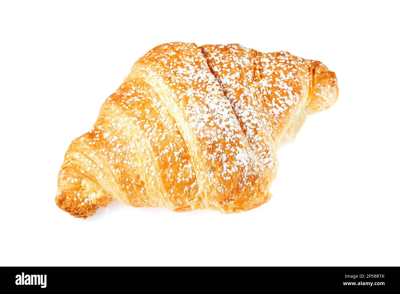 Croissant mit Süßigkeiten, typisches Frühstück am Morgen. Weißer Hintergrund. Stockfoto