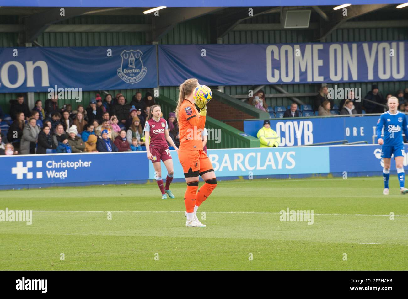 Nicht exklusiv: WSL Everton V Aston Villa im Walton Park Stadium, Liverpool Ein Sieg für Aston Villa mit 2,0 Punkten Stockfoto