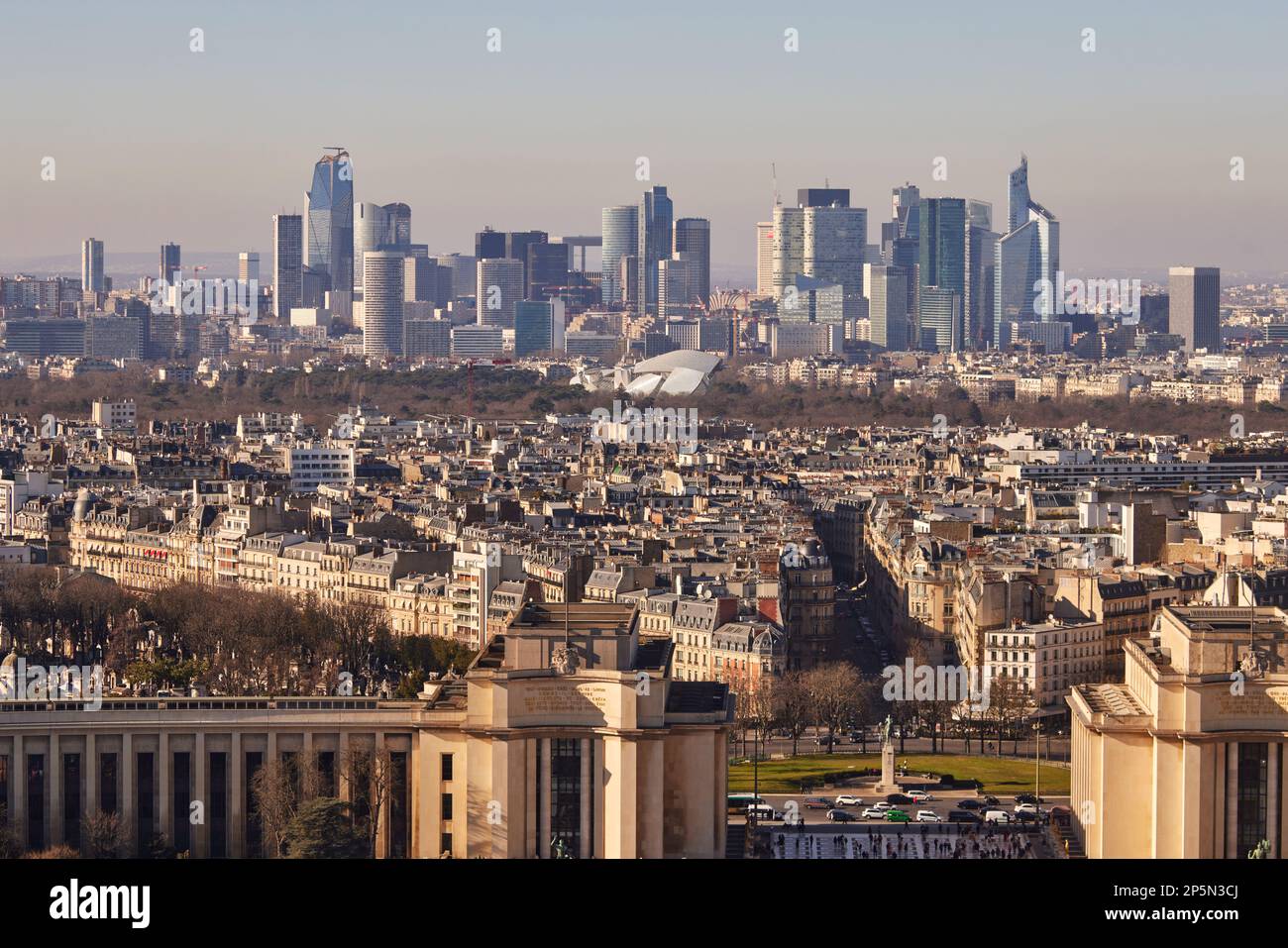 Pariser Wahrzeichen, Geschäftsviertel auf den Dächern, Skyline von La Défense Stockfoto