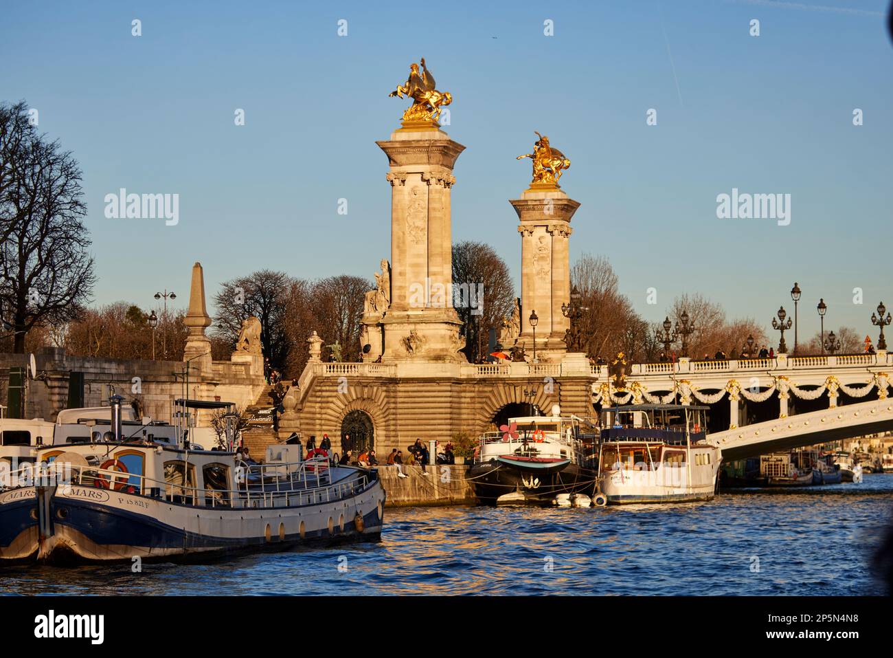 Pariser Wahrzeichen, Pont de la Concorde über der seine Stockfoto